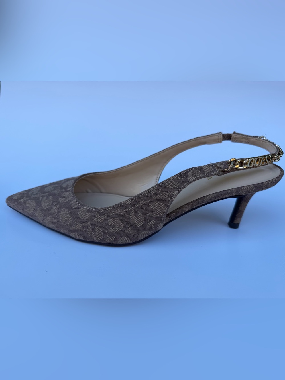 Guess brown monogram logo slingback heels featuring a gold-tone chain detail NWT